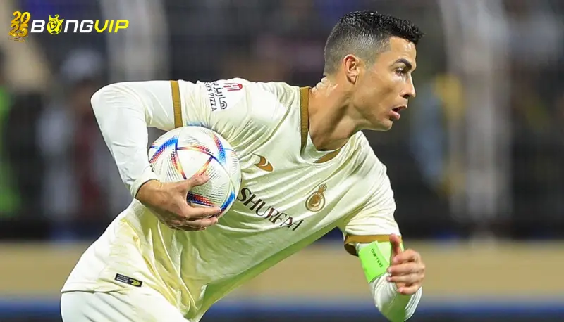 Al Nassr đề nghị giảm hơn nửa lương của Ronaldo Al Nassr đề nghị giảm hơn nửa lương của Ronaldo - Bối cảnh và lý do